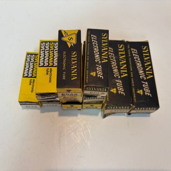 Lot of 11 Sylvania Vintage Electronic Tubes Untested - Picture 2 of 8